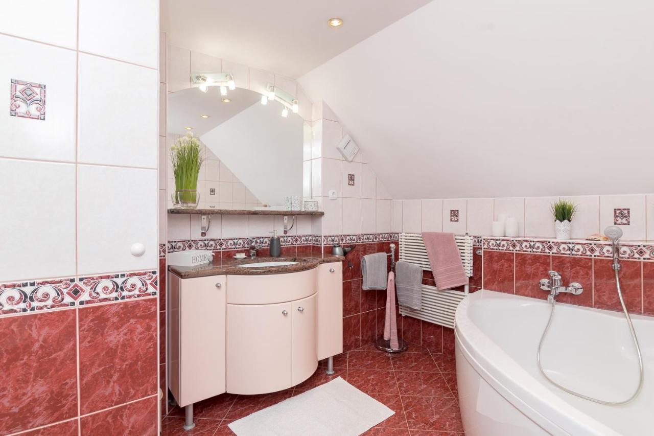 Apartments Sara Бохин Екстериор снимка